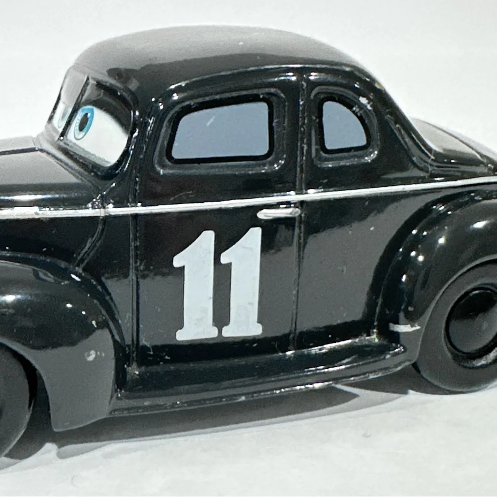 Disney Store Cars 3 Heyday Junior Moon #11 Deluxe 1:43 Die-cast